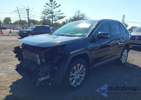 2019 Toyota Rav4 Limited z USA, uszkodzony, nr VIN JTMN1RFV0KD520401